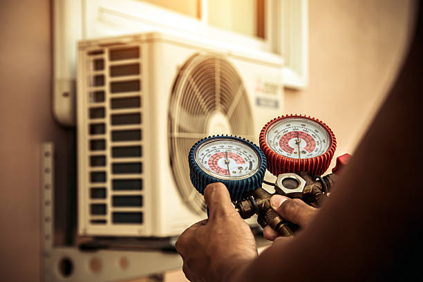 Professional Emergency Hvac technician working in Pleasant Plains, IL